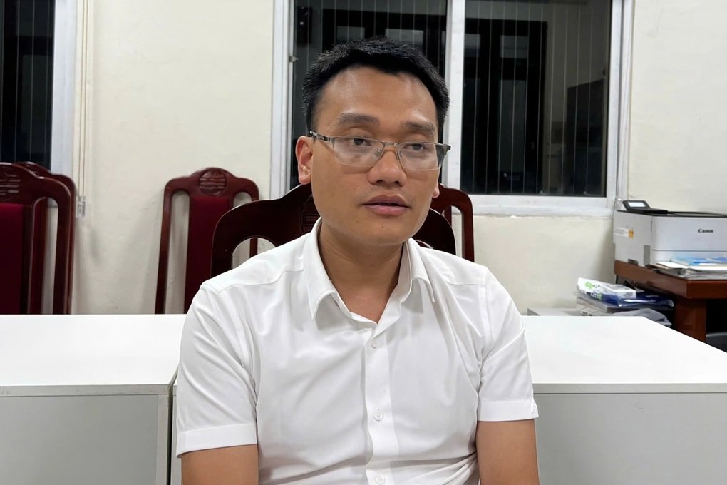 Phó chủ tịch thị trấn ở Hà Nội bị bắt vì sản xuất cồn y tế giả - 1 Phó chủ tịch thị trấn ở Hà Nội bị bắt vì sản xuất cồn y tế giả - 1