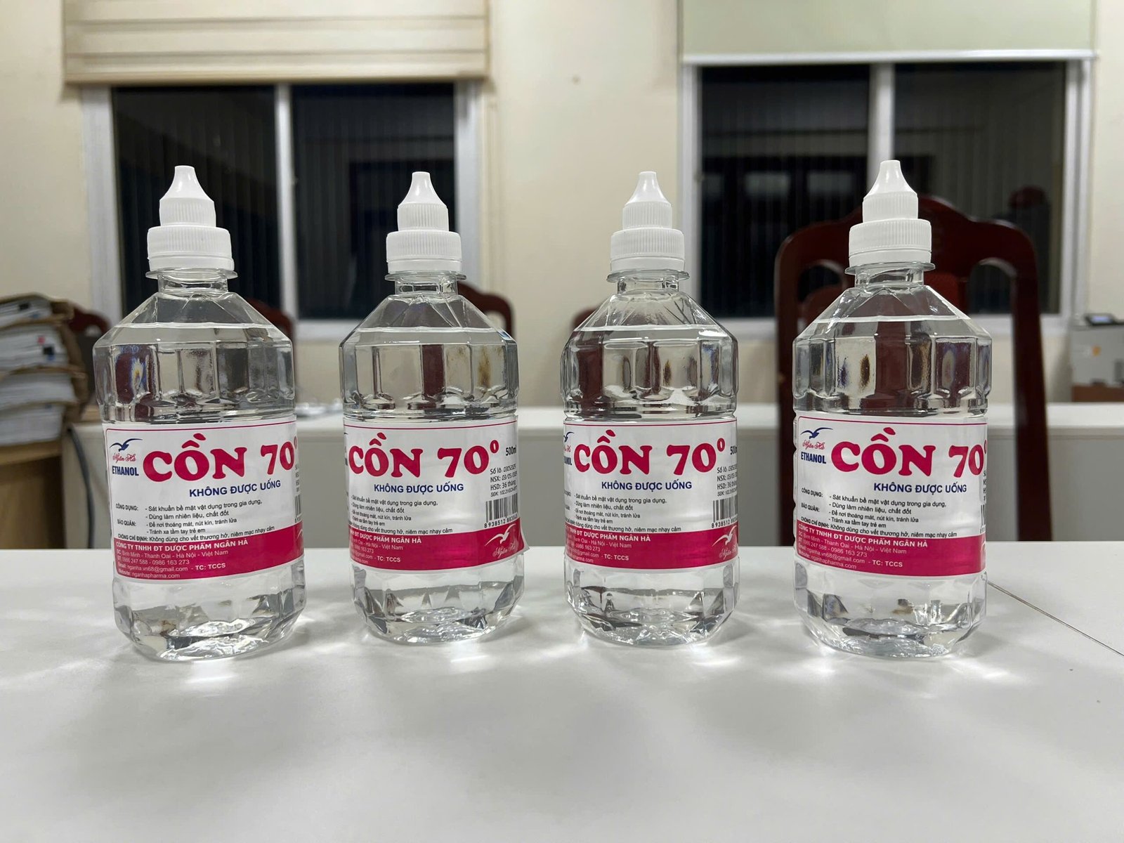 Phó chủ tịch thị trấn ở Hà Nội bị bắt vì sản xuất cồn y tế giả - 2
